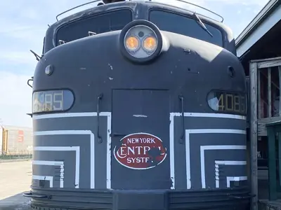 the #4085 E-8 locomotive at the NNYCRRM